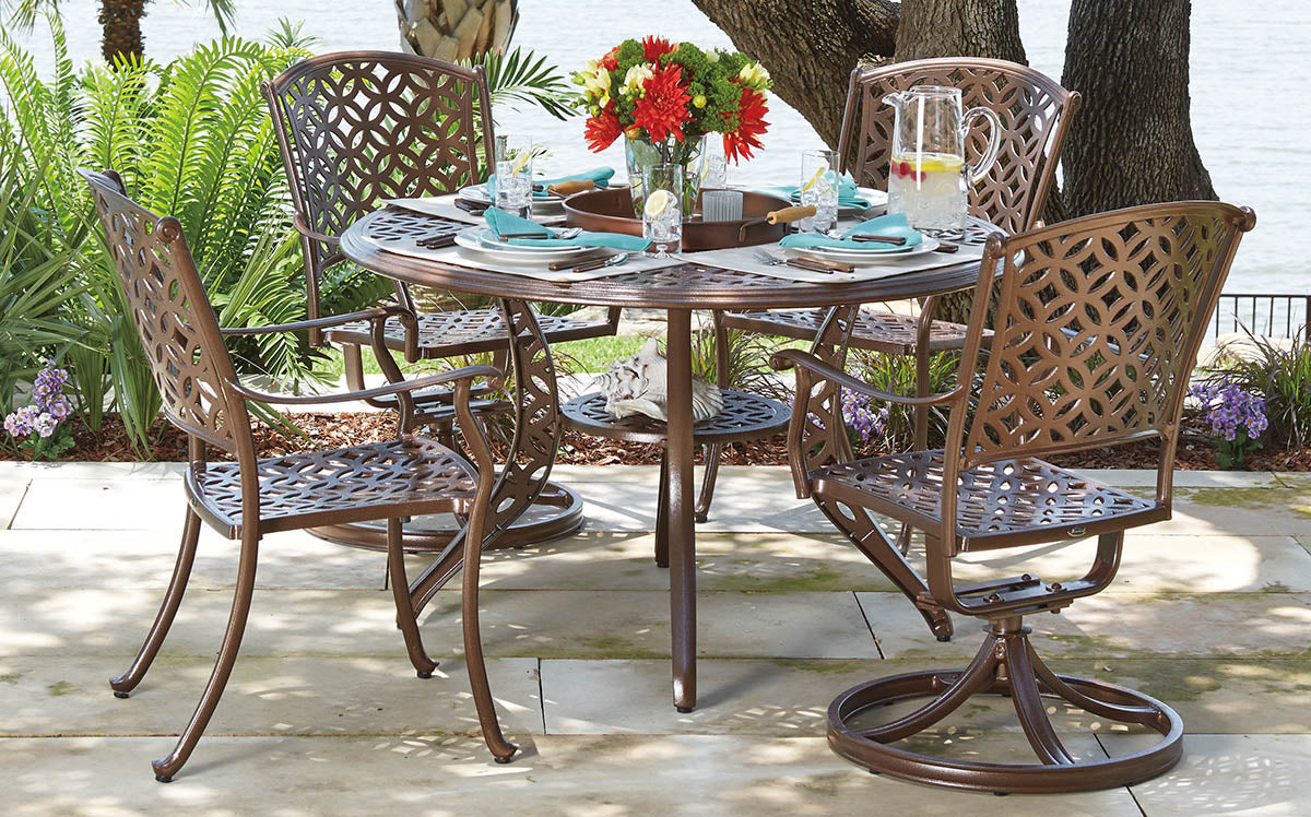 Photo of a Woodard Outdoor Furniture patio set.