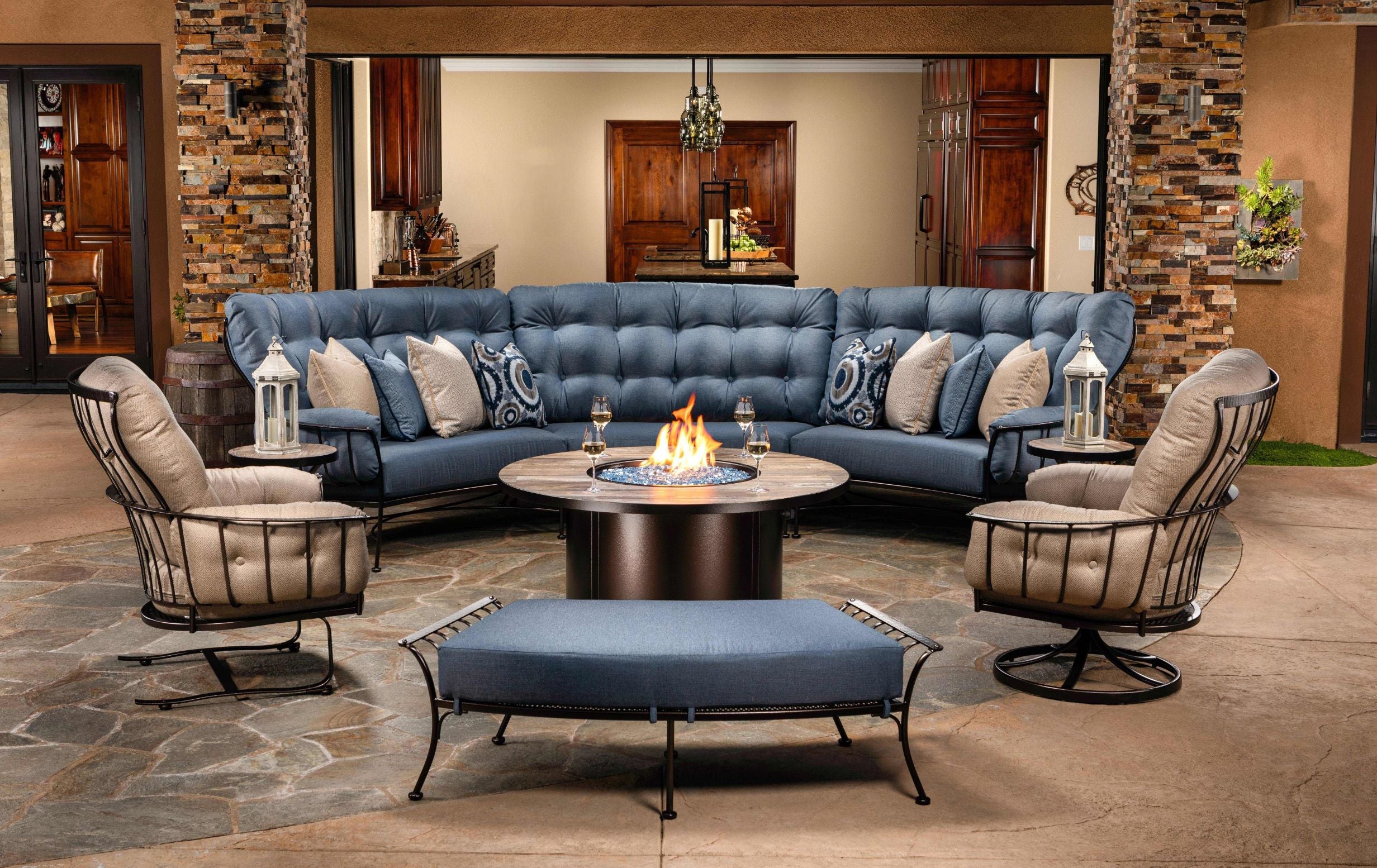 Monterra Swivel Rocker Lounge Club Chair set