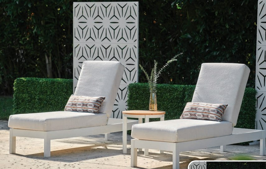 21" Round Deluxe End Table By Telescope