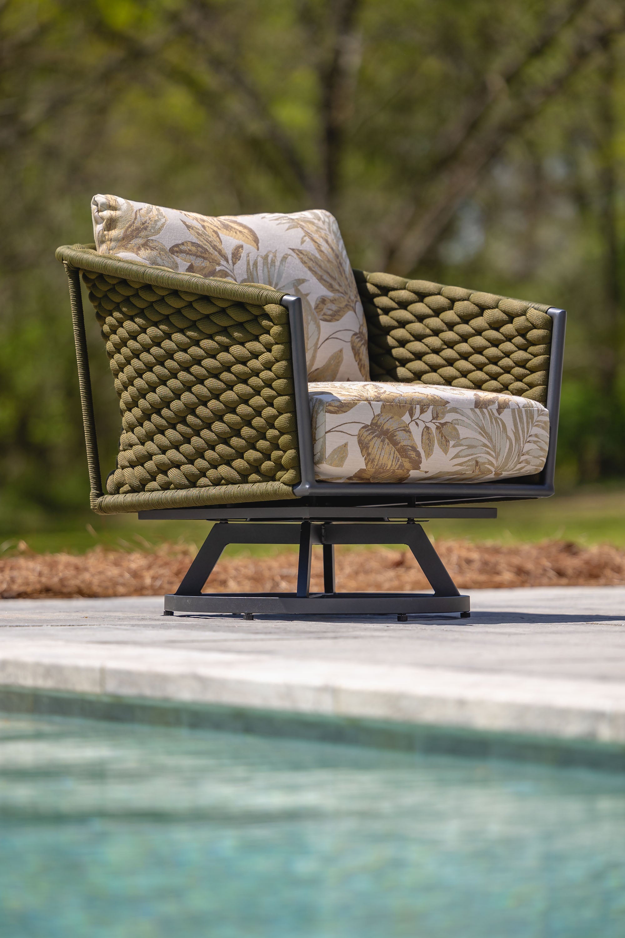 Escape Swivel Lounge Chair by Lloyd Flanders