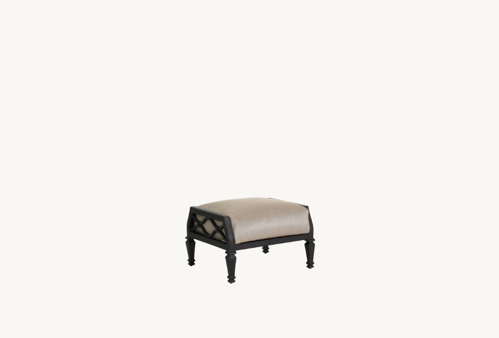 Villa Bianca Ottoman by Castelle
