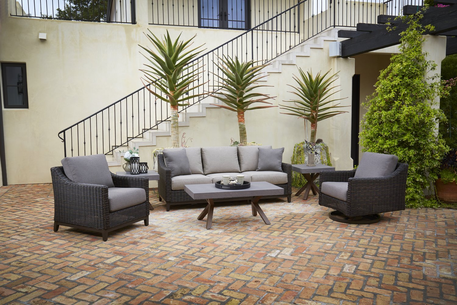 Somerset Sofa By Patio Renaissance