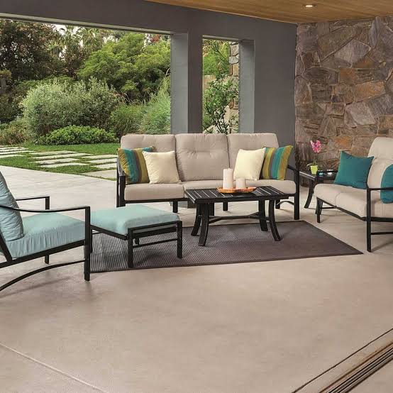 Banchetto 42" Square Chat Umbrella Table by Tropitone