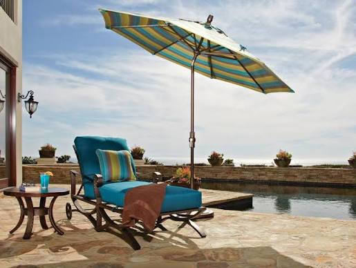 Portofino II Octagon 9' Auto-Tilt Crank Lift Umbrella by Tropitone