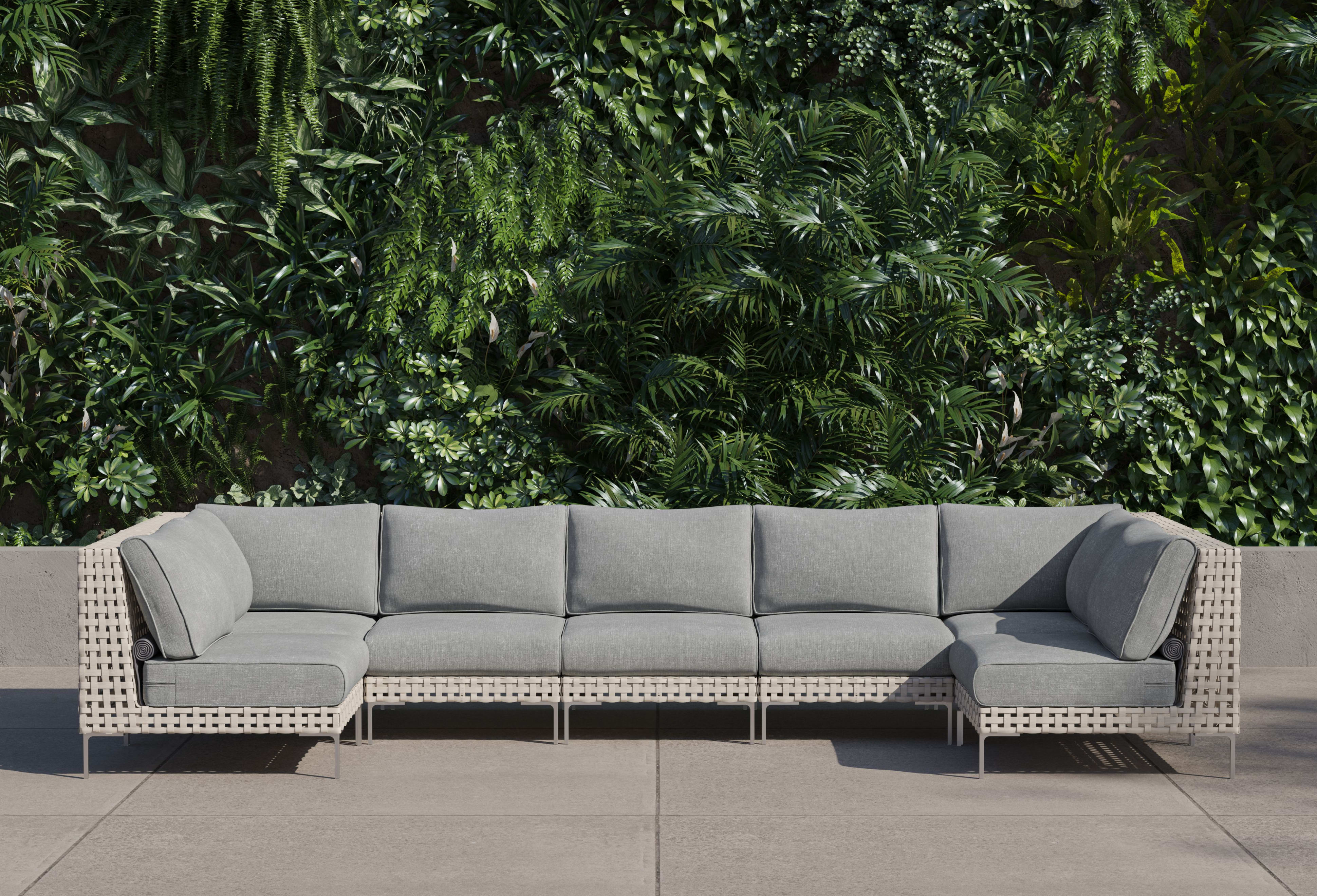 Wicker Outdoor U Sectional - 7 Seat