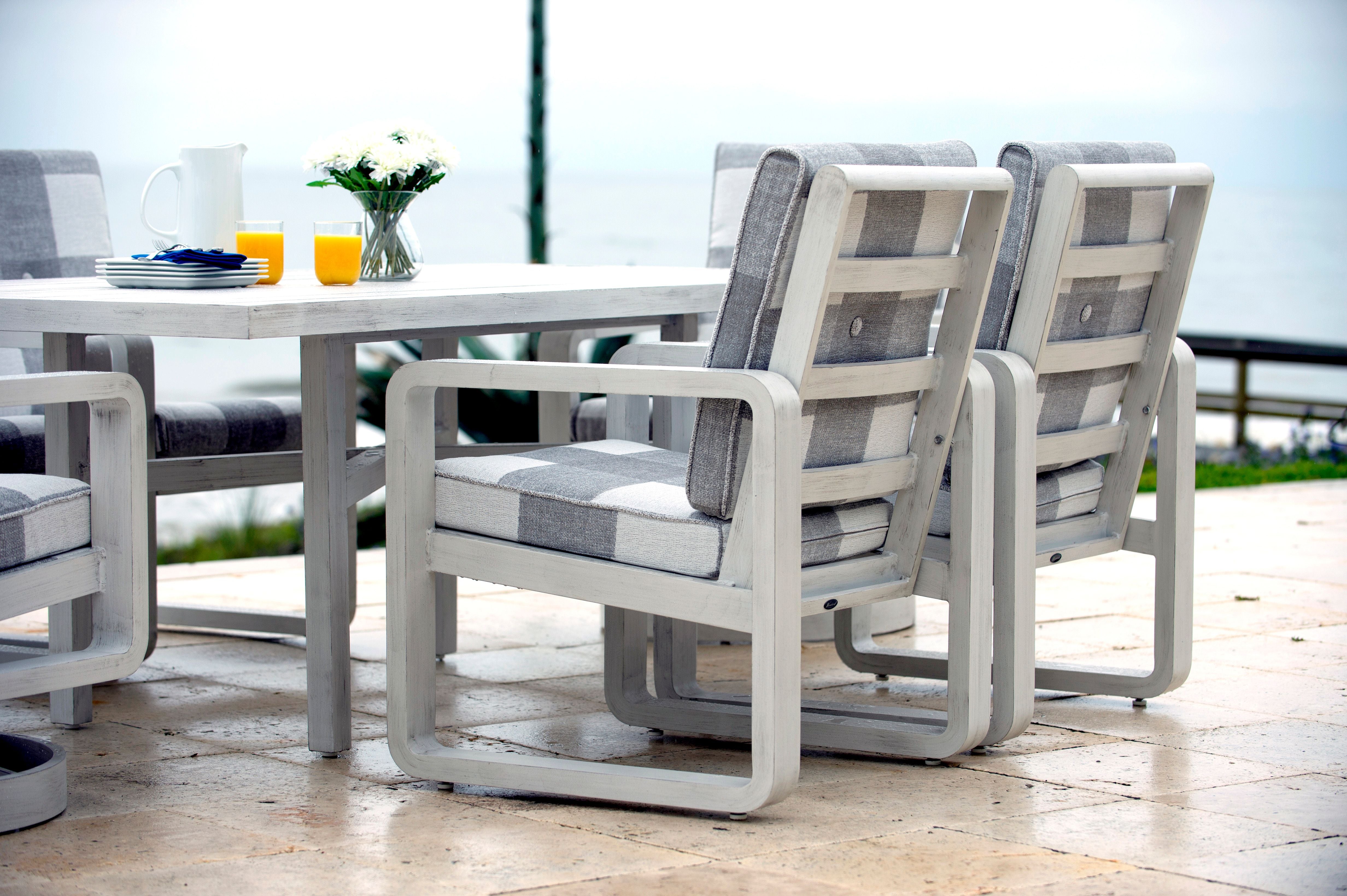 Photo of Woodard Outdoor Furniture on patio