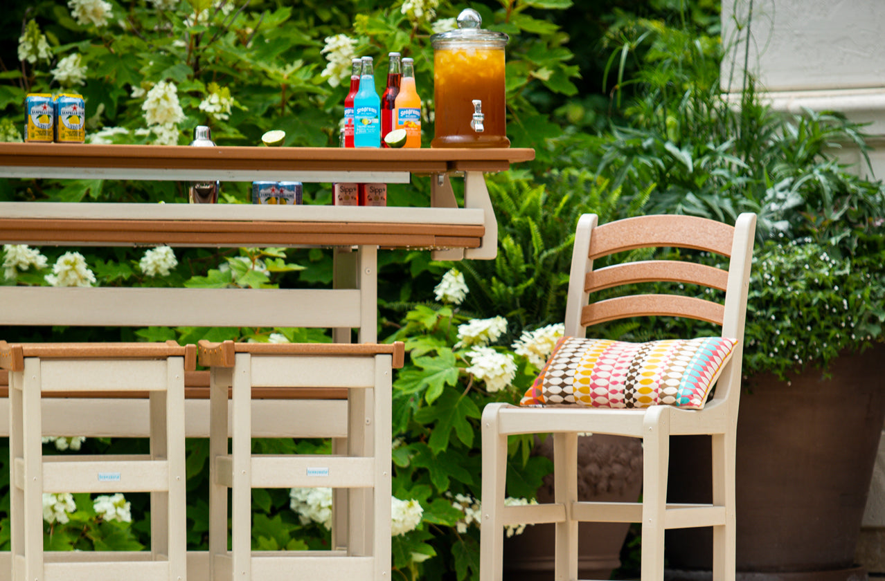 Stylish outdoor bar setup from The Avanti Collection by Breezesta.
