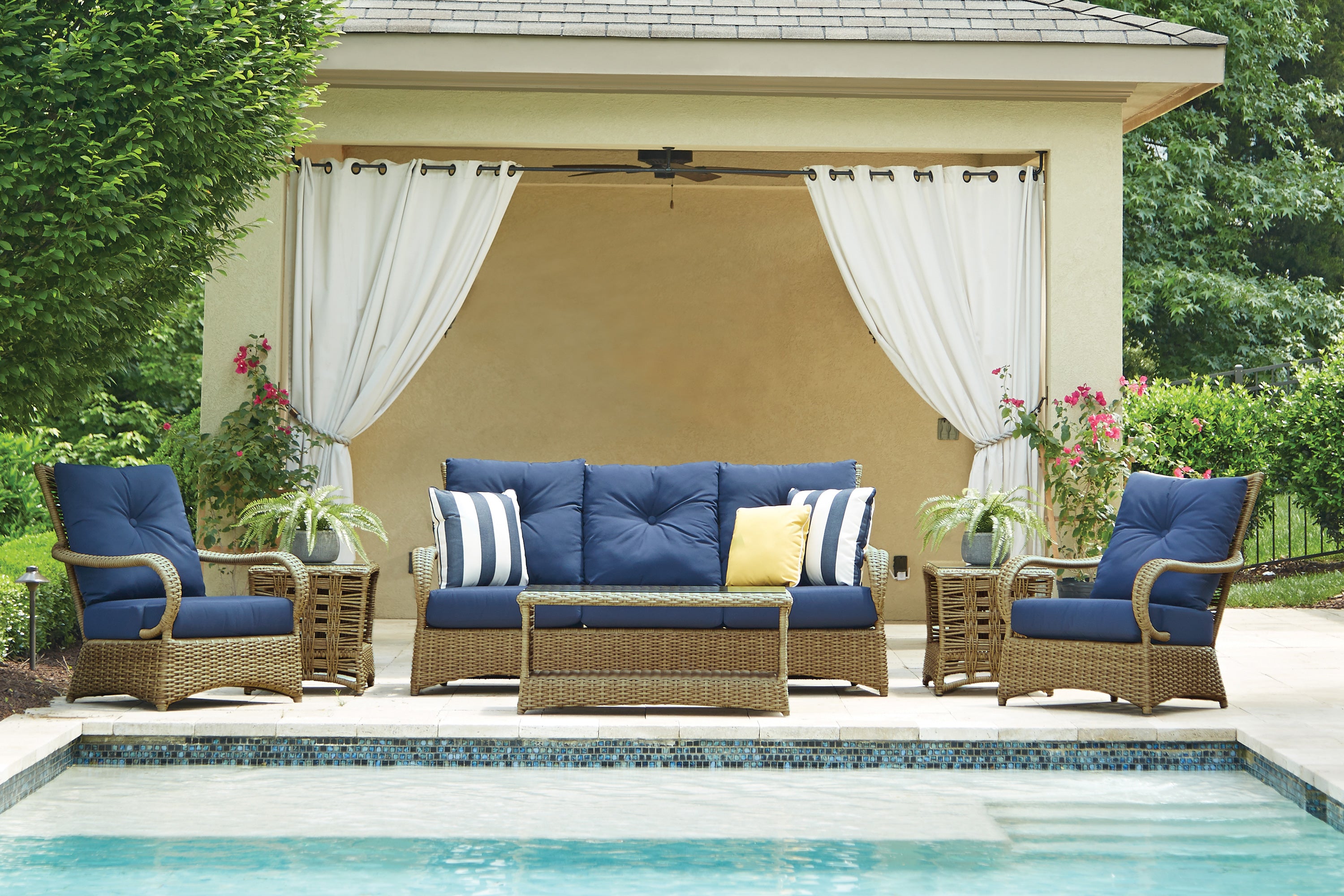 Magnolia Collection by Lloyd Flanders