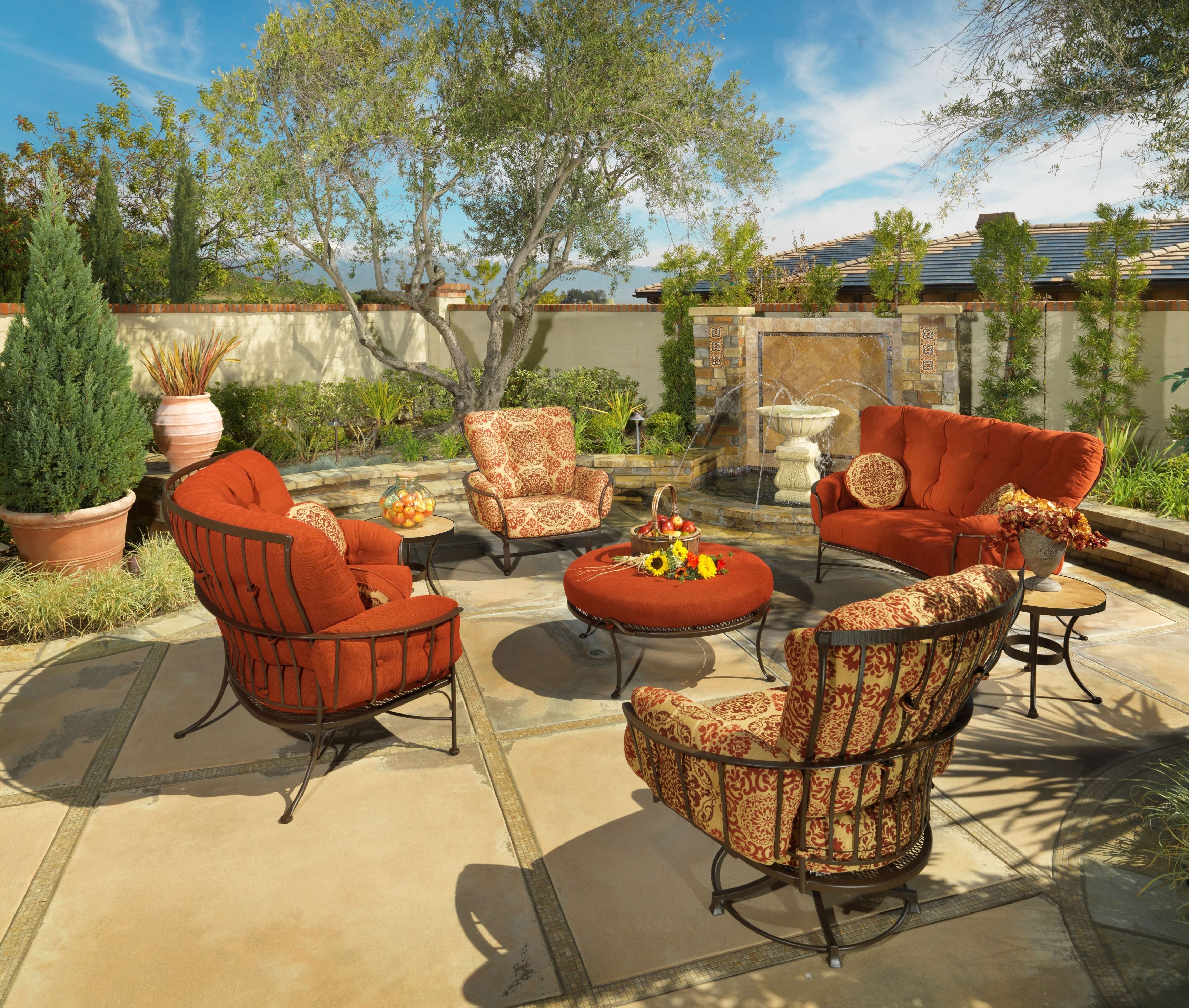 Monterra Crescent Love Seat by Ow Lee