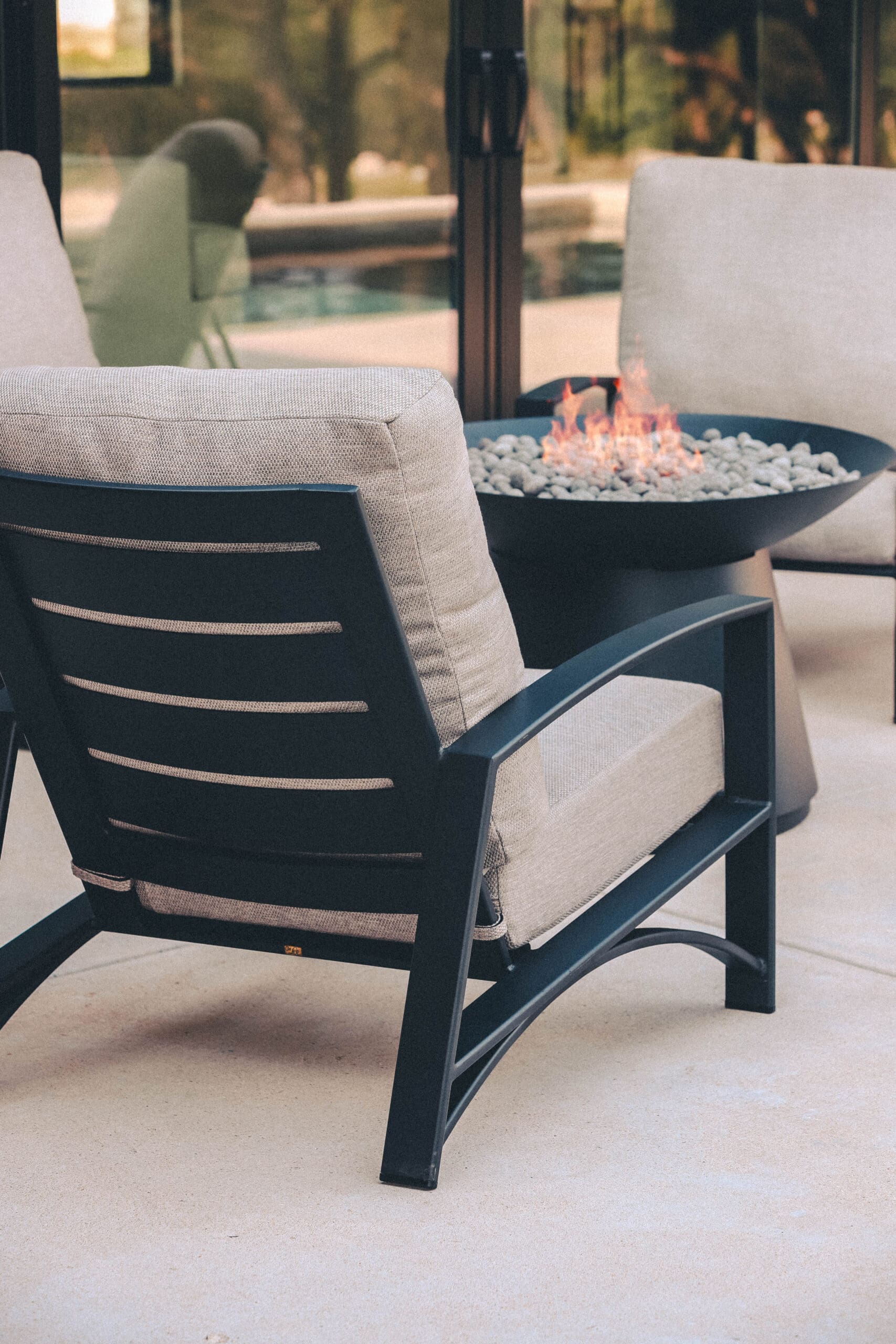 ARC Lounge Chair - Thumbnail 3