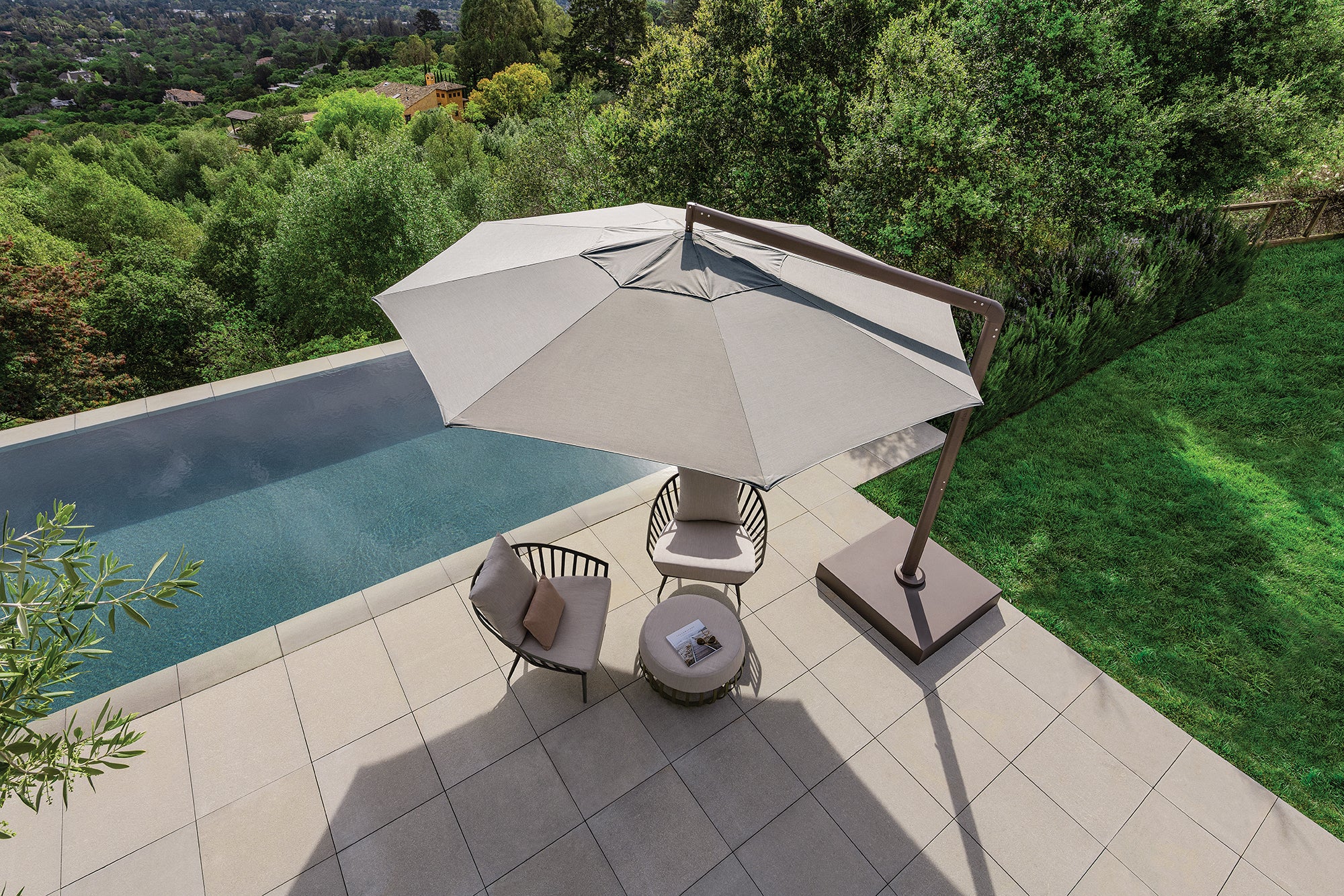 13 ft Octagon Orion Cantilever by Shademaker