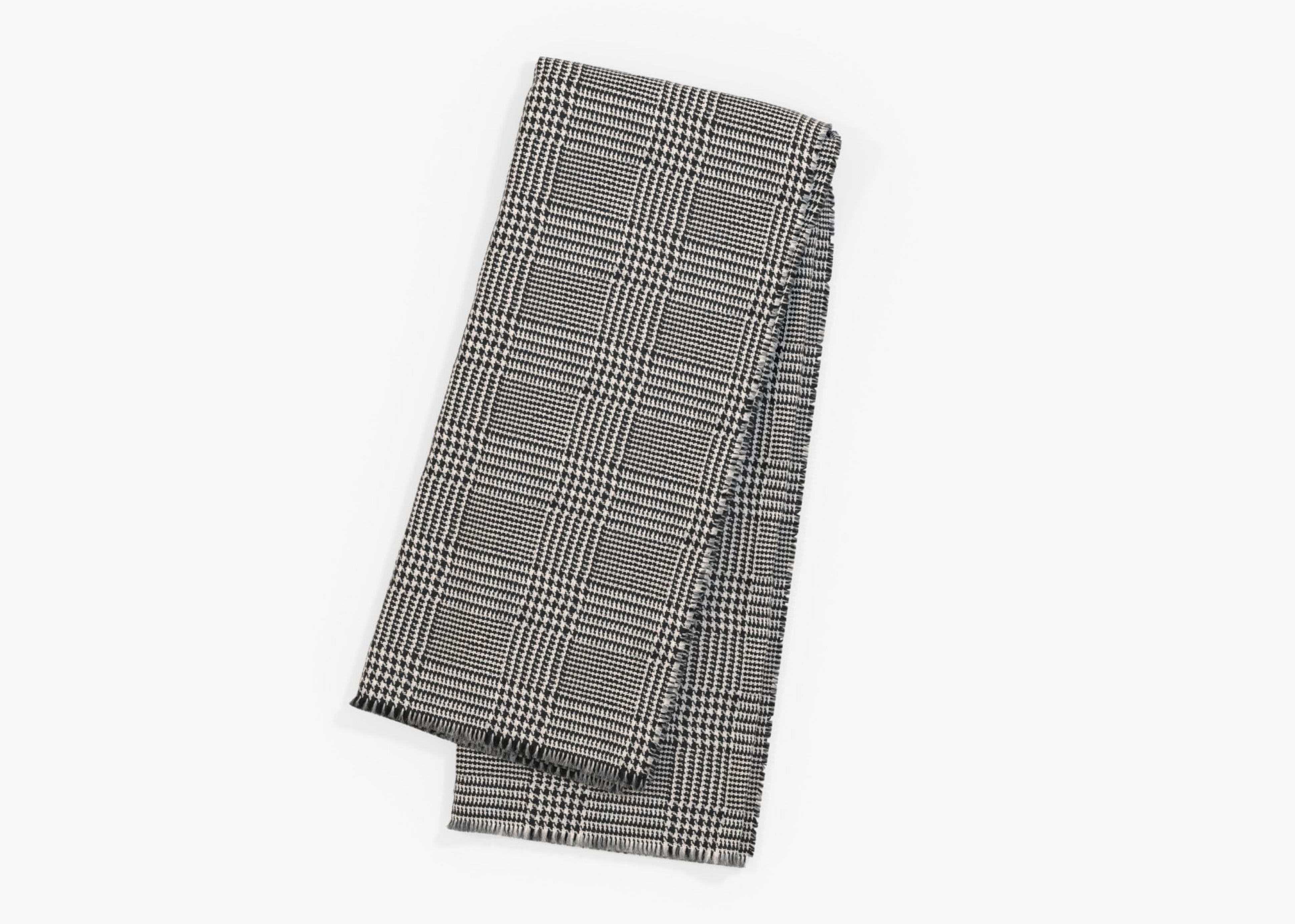 Bug Shield Outdoor Throw Blanket (Houndstooth) By Outer