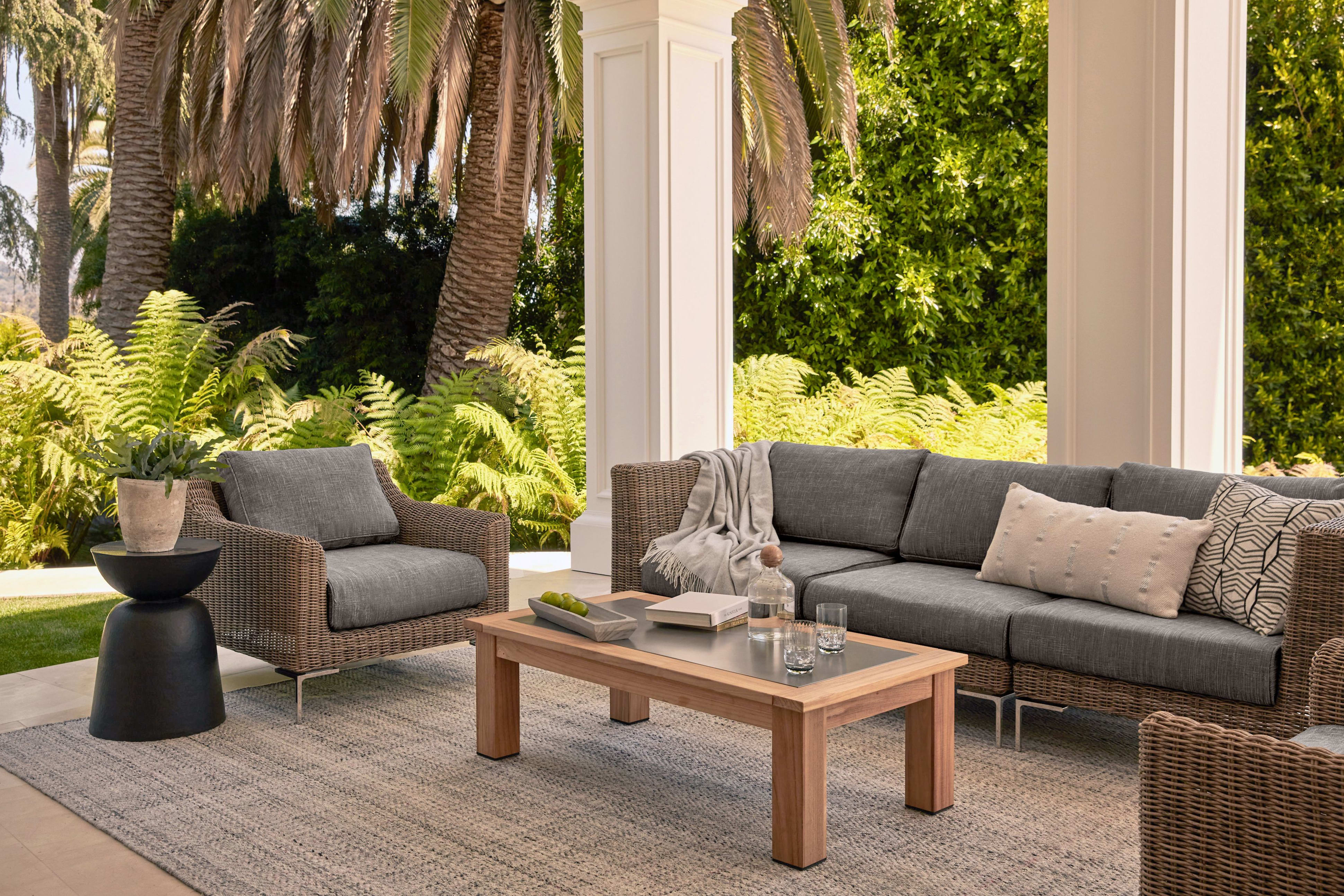 wicker outer furniture