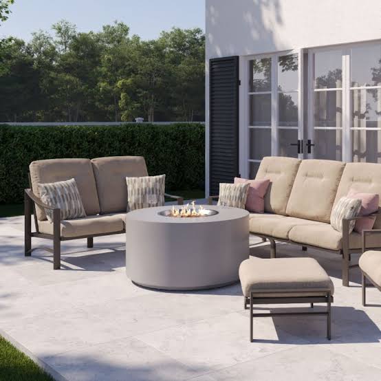 Huntington 42" Round Fire Pit with Push Button Ignition & Pebbles by Tropitone