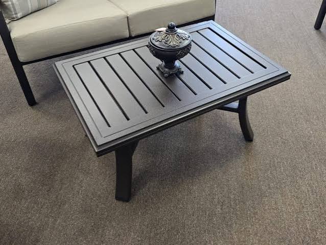 Banchetto 30" Square End Table by Tropitone